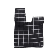 Load image into Gallery viewer, Knotted cotton lunch bag black and white check
